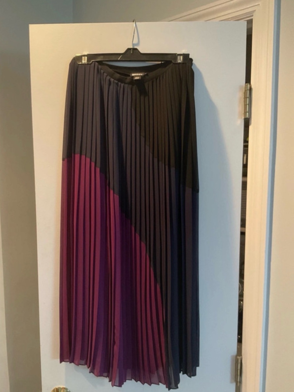 DKNY Black Pleated A-Line Skirt with Navy Panel